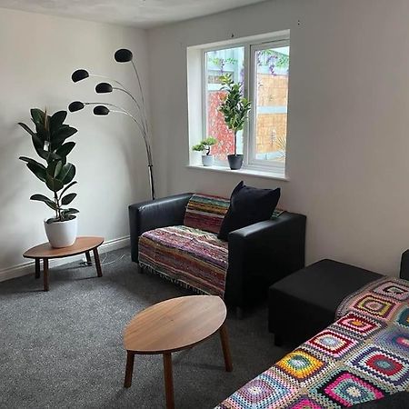 Cosy Bungalow In A Handy Location Market Harborough Exterior foto