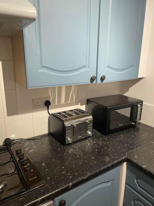 Cosy Bungalow In A Handy Location Market Harborough Exterior foto